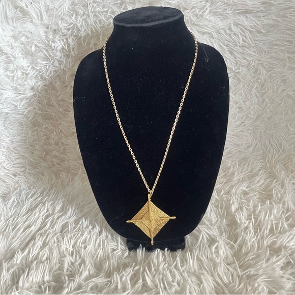 Gold Ojo de Dios Threaded Lightweight Pendant Necklace - Picture 4 of 10